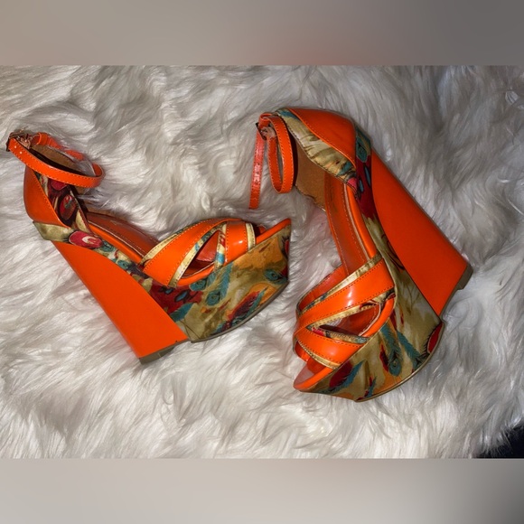 NWT
Alba
Orange Print Selina Heel/ Wedges - Picture 3 of 16